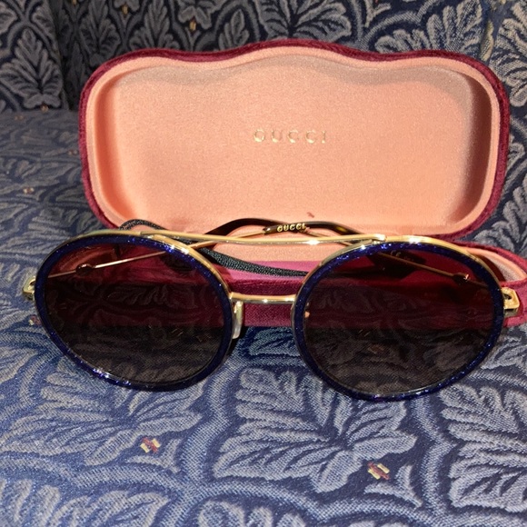 🌺 GUCCI - Picture 1 of 7